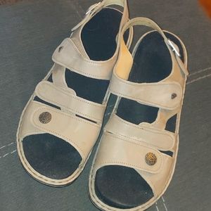 Finn Comfort Woman's Sandals